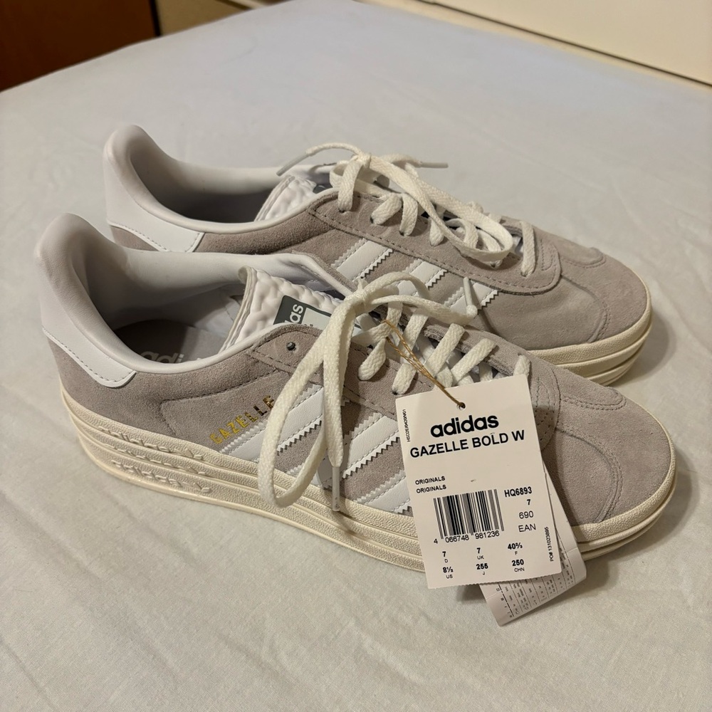 NWT Adidas Gazelle Bold